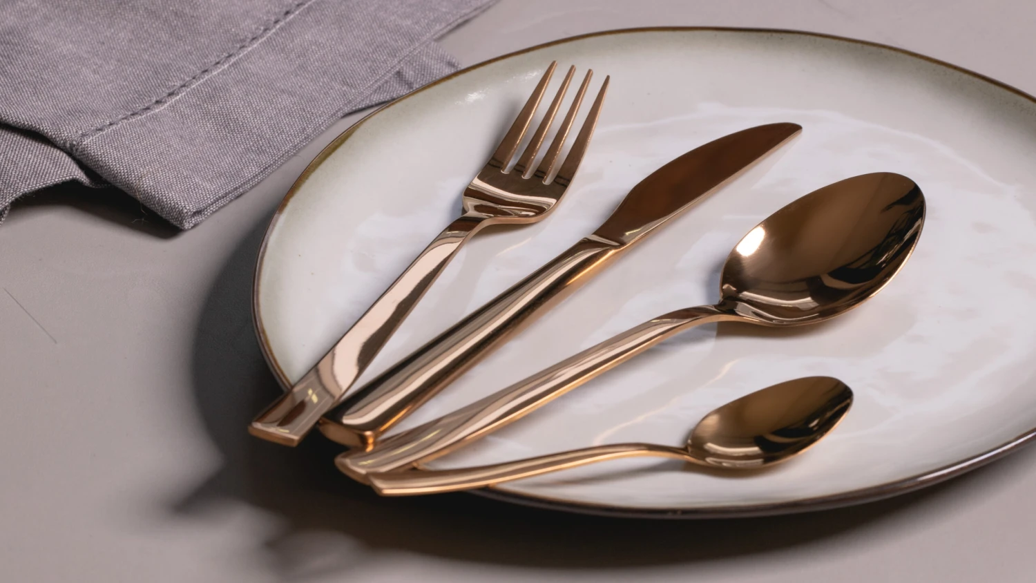 Sareva Bestekset - 24-delig / 6 Personen - Koper 4 Sareva Bestekset - 24-delig / 6 Personen - Koper - Afbeelding 2
